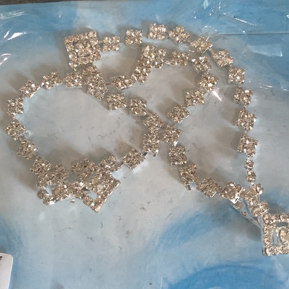 RHINESTONE SWEATER KEEPER - Picture 9 of 12